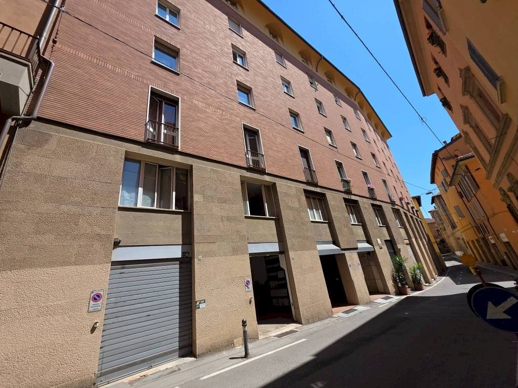 Facciata - Box via de' Poeti, Bologna (neighborhood Colli) - photo 1