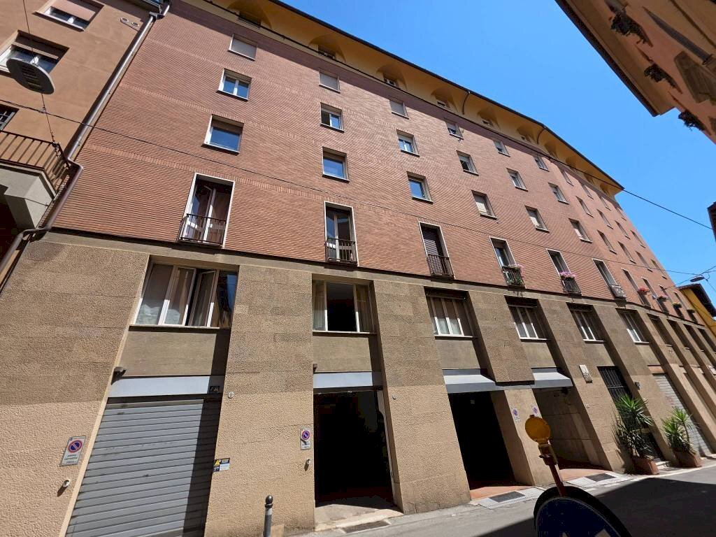 Facciata - Box via de' Poeti, Bologna (neighborhood Colli) - photo 2
