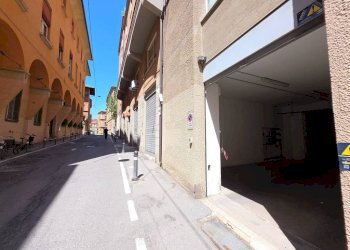 Zona - Box via de' Poeti, Bologna (zona Colli) - foto 5
