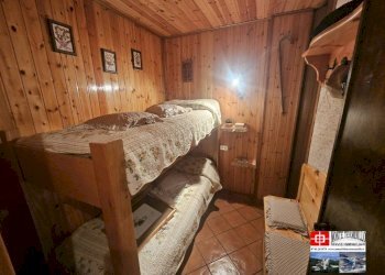 Camera da letto - Three-room apartment SP10, Micigliano - photo 4