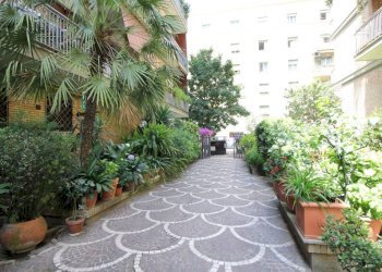 Cortile interno - Apartment via Fonteiana, 67, Roma - photo 23