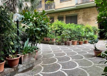 Cortile interno - Apartment via Fonteiana, 67, Roma - photo 25
