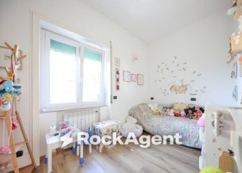 Camera da letto - Trilocale via Cesare Cabella, 22d, Genova (zona Castelletto) - foto 25