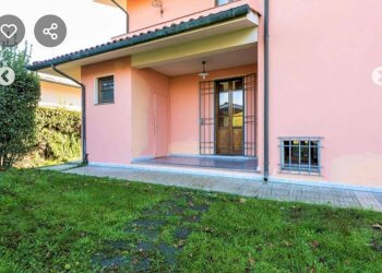 Facciata - Villa via dell'Antenna, Camaiore - photo 5