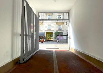 Four-room apartment corso Sempione, Milano - photo 21