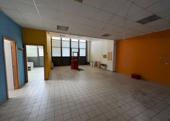 Foto 1 - Commercial Premises Via Calzecchi Onesti
 
snc, Porto San Giorgio - photo 1