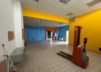 Foto 4 - Commercial Premises Via Calzecchi Onesti
 
snc, Porto San Giorgio - photo 4
