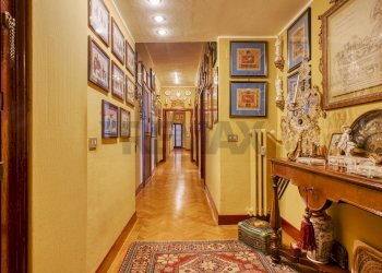 Hall / corridoio - Apartment Corso Cavour
 
17, Novara - photo 10