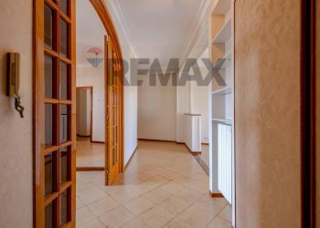 Hall / corridoio - Quadrilocale Via Brigata Regina
 
93, Bari - foto 2