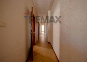 Hall / corridoio - Quadrilocale Via Brigata Regina
 
93, Bari - foto 11