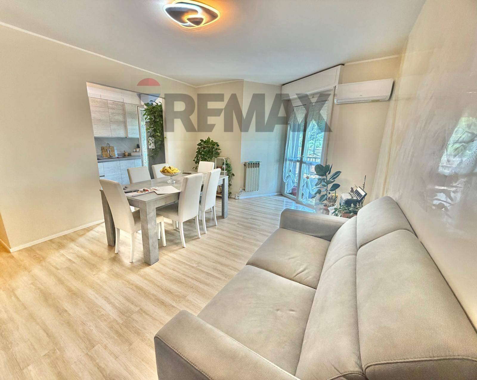 Sala da pranzo - Three-room apartment Creva
 
93, Luino - photo 2