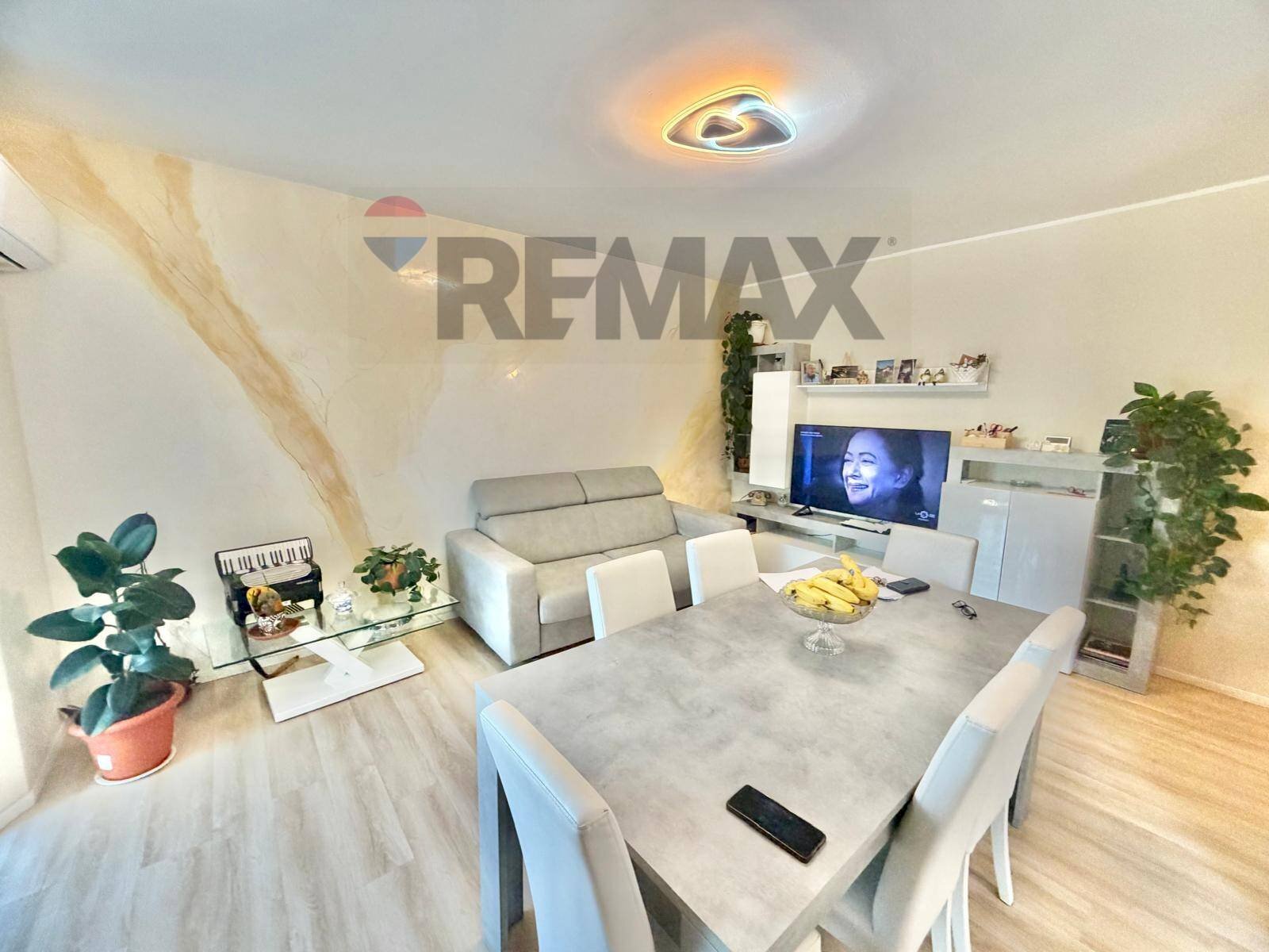 Sala da pranzo - Three-room apartment Creva
 
93, Luino - photo 3
