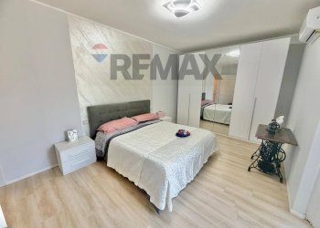 Camera / camera da letto - Three-room apartment Creva
 
93, Luino - photo 12