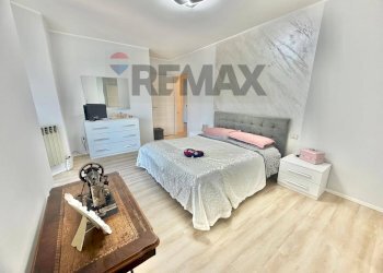 Camera / camera da letto - Three-room apartment Creva
 
93, Luino - photo 14