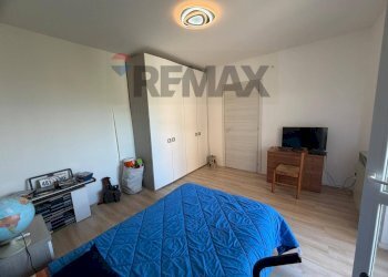 Camera / camera da letto - Three-room apartment Creva
 
93, Luino - photo 15