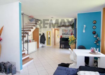 Sala da pranzo - Appartamento via pravallo
 
7A, Lozza - foto 3