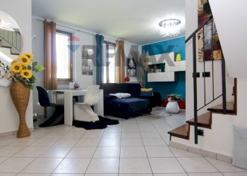 Soggiorno - Appartamento via pravallo
 
7A, Lozza - foto 4