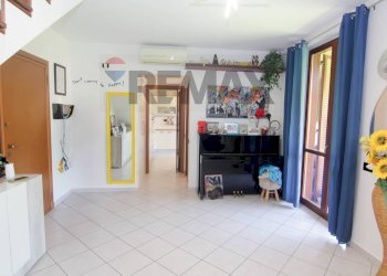 Soggiorno - Appartamento via pravallo
 
7A, Lozza - foto 5
