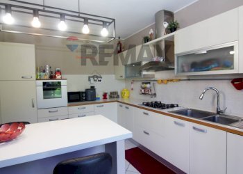 Cucina - Appartamento via pravallo
 
7A, Lozza - foto 9