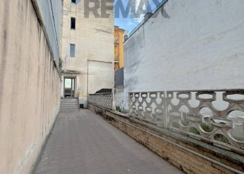 Edificio all\'aperto - Trilocale Via Abate Desiderio
 
45, Napoli - foto 23