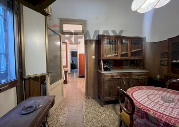 Sala da pranzo - Casa semi indipendente Via Santa Maria Della Catena
 
96, Catania - foto 14