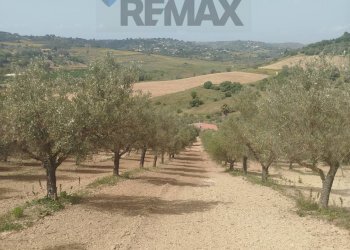 Vista delle montagne - Villa Via Venanzio Marvuglia
 
snc, Caltagirone - foto 12