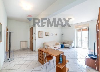Sala da pranzo - Four-room apartment Via Luciano Scarabelli (ex Via Quieta)
 
6c, Catania - photo 1