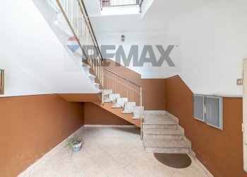 Scale - Four-room apartment Via Luciano Scarabelli (ex Via Quieta)
 
6c, Catania - photo 20