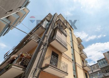 Edificio all\'aperto - Four-room apartment Via Luciano Scarabelli (ex Via Quieta)
 
6c, Catania - photo 22