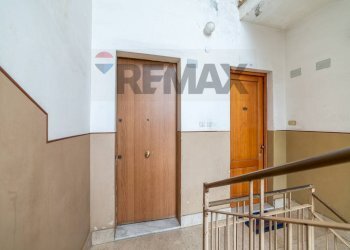 Hall / corridoio - Four-room apartment Via Luciano Scarabelli (ex Via Quieta)
 
6c, Catania - photo 25