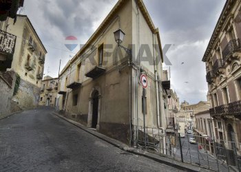Edificio all\'aperto - Casa indipendente Via Diodorea
 
30, Agira - foto 1