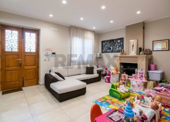 Soggiorno - Casa semi indipendente Via Vittorio Emanuele II
 
153, Acireale - foto 4