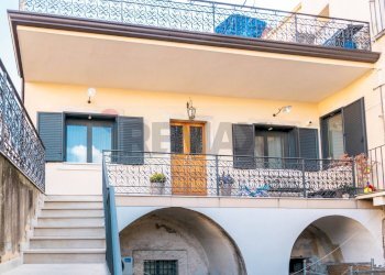 Edificio all\'aperto - Casa semi indipendente Via Vittorio Emanuele II
 
153, Acireale - foto 36
