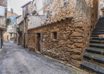 Edificio all\'aperto - Casa semi indipendente Via Calì
 
54-58, Caltagirone - foto 18