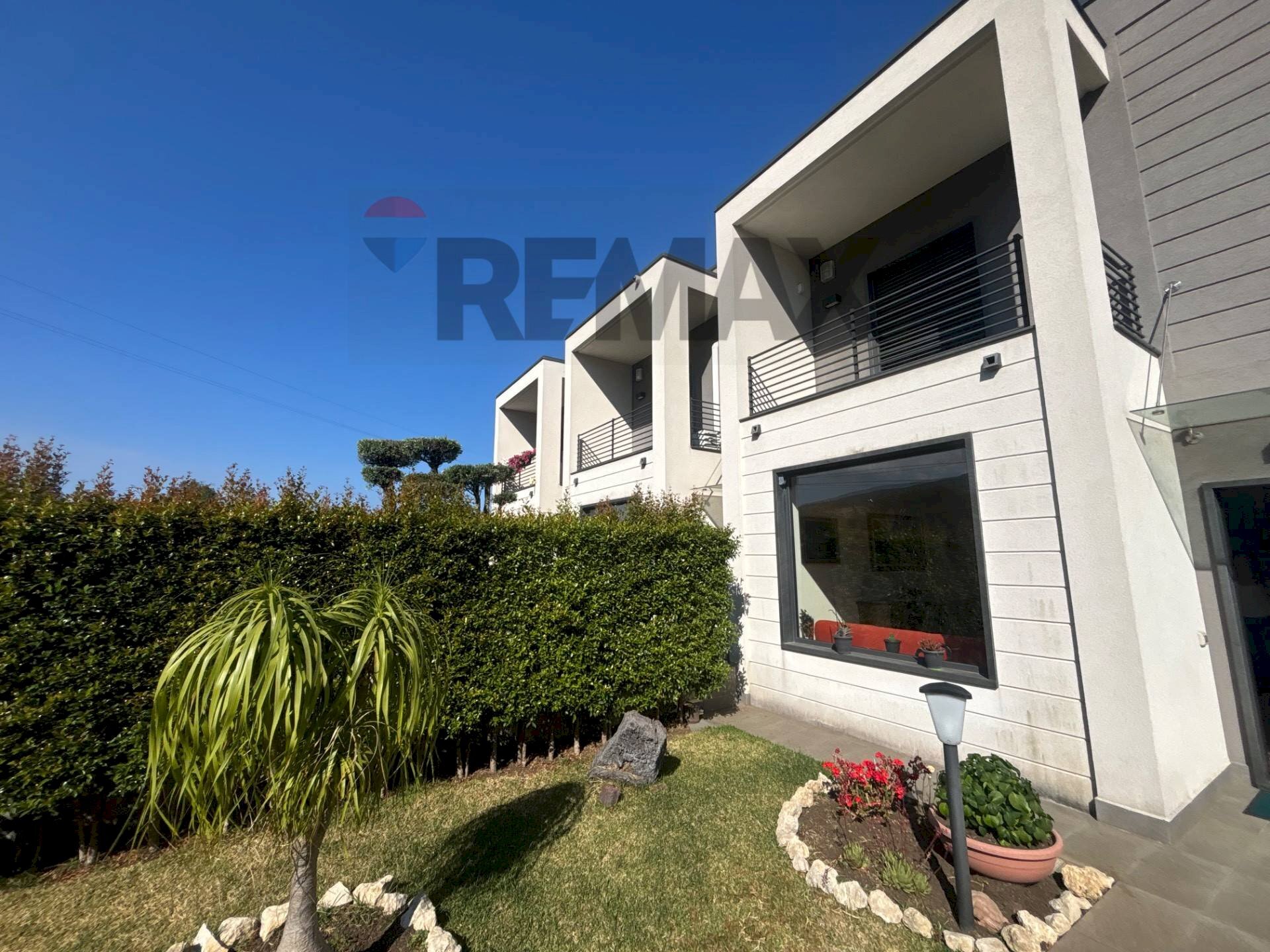 Casa all\'aperto - Villa a Schiera Via Vittorio Emanuele
 
2, Zafferana Etnea - foto 1