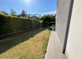Giardino - Villa a Schiera Via Vittorio Emanuele
 
2, Zafferana Etnea - foto 6