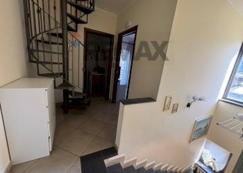 Scale - Villa a Schiera Via Vittorio Emanuele
 
2, Zafferana Etnea - foto 31