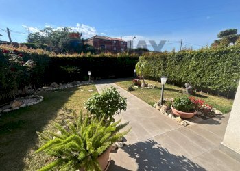 Giardino - Villa a Schiera Via Vittorio Emanuele
 
2, Zafferana Etnea - foto 43