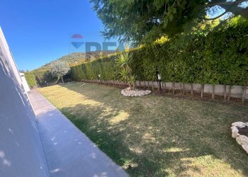 Giardino - Villa a Schiera Via Vittorio Emanuele
 
2, Zafferana Etnea - foto 46