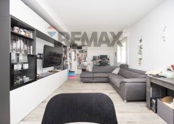 Soggiorno - Three-room apartment Via Cimabue
 
1, Pioltello - photo 9