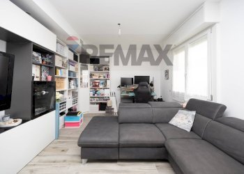 Soggiorno - Three-room apartment Via Cimabue
 
1, Pioltello - photo 10