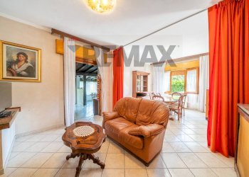 Sala da pranzo - Casa semi indipendente Via dei Tigli
1, Nemi - foto 9
