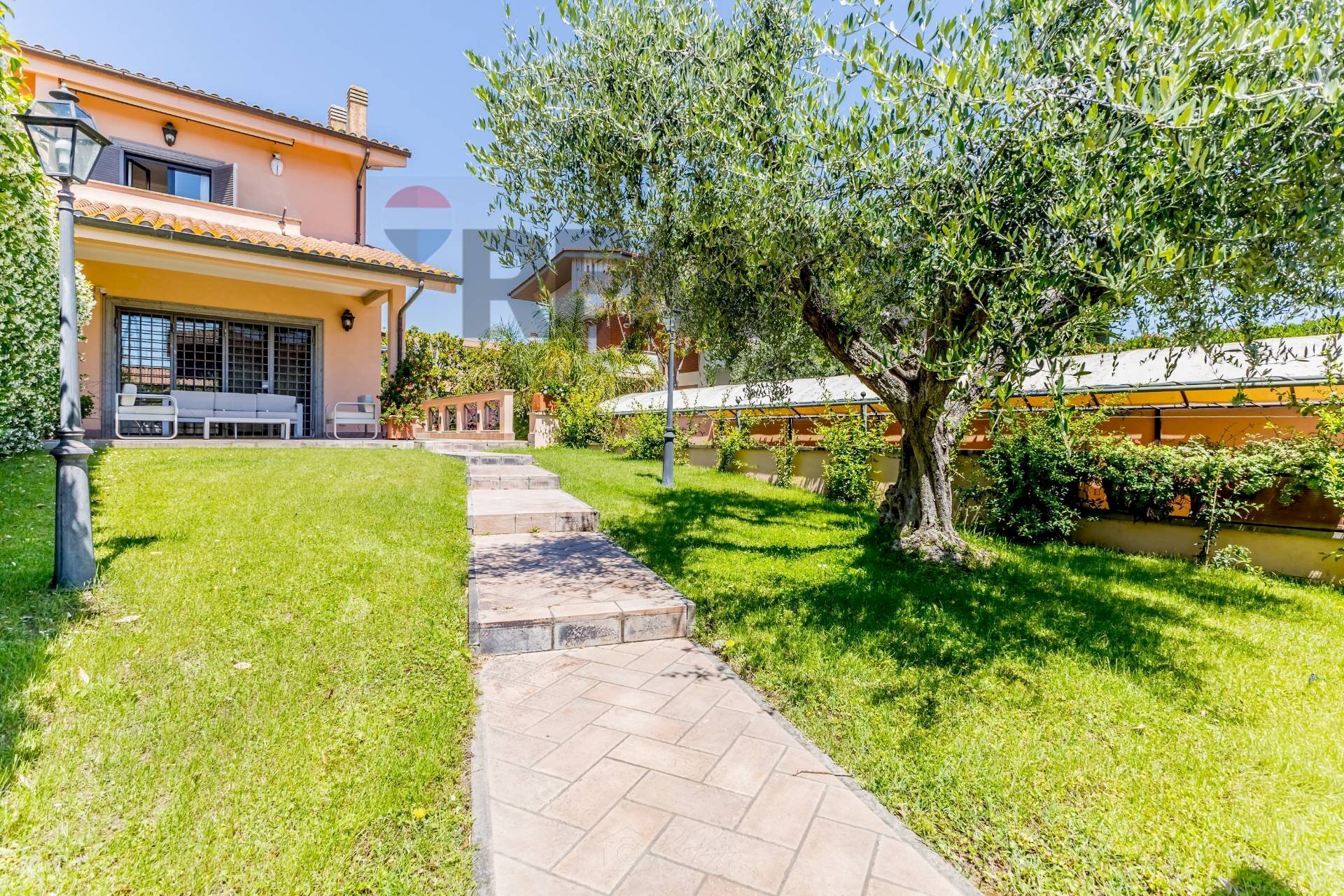 Giardino - Semi-detached house VIA MARINA DI SORSO
 
25, Fiumicino - photo 2