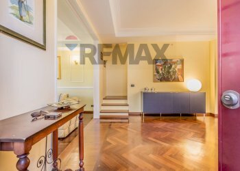 Hall / corridoio - Semi-detached house VIA MARINA DI SORSO
 
25, Fiumicino - photo 11