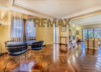 Sala da pranzo - Semi-detached house VIA MARINA DI SORSO
 
25, Fiumicino - photo 17