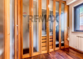 cabina armadio - Semi-detached house VIA MARINA DI SORSO
 
25, Fiumicino - photo 30