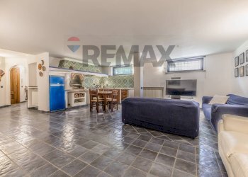 Sala da pranzo - Semi-detached house VIA MARINA DI SORSO
 
25, Fiumicino - photo 42