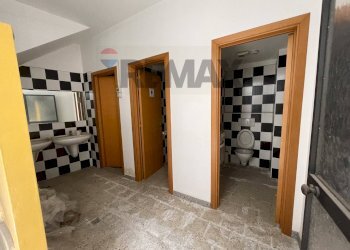 Hall / corridoio - Locale Commerciale Via Principe
 
14, Gaggi - foto 15