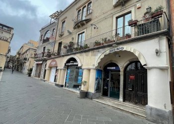 Edificio all\'aperto - Locale Commerciale corso umberto
227, Taormina - foto 4