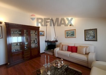 Soggiorno - Appartamento Viale Paolo e Caterina Savoca
68, Enna - foto 7